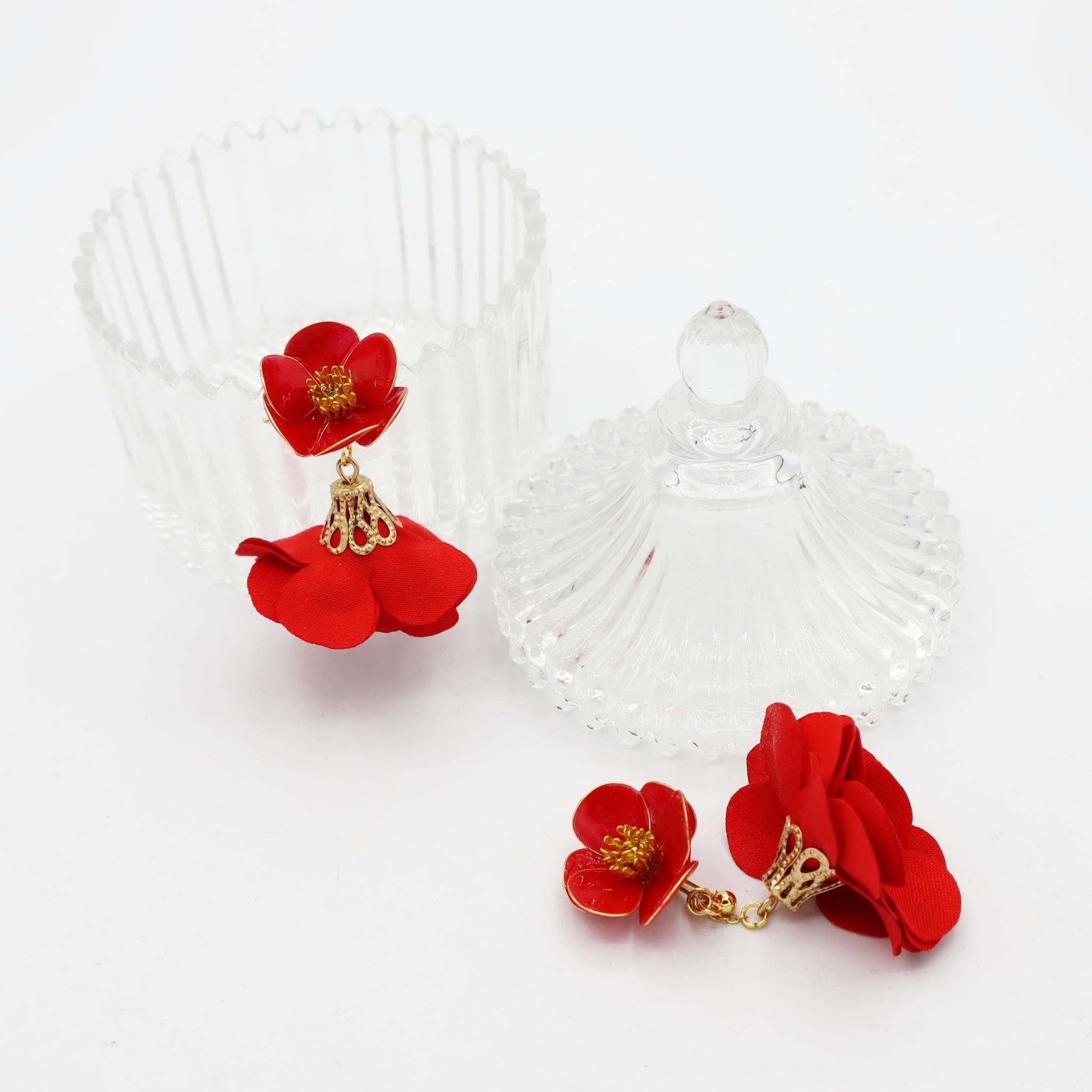 椿ピアス | 4枚目