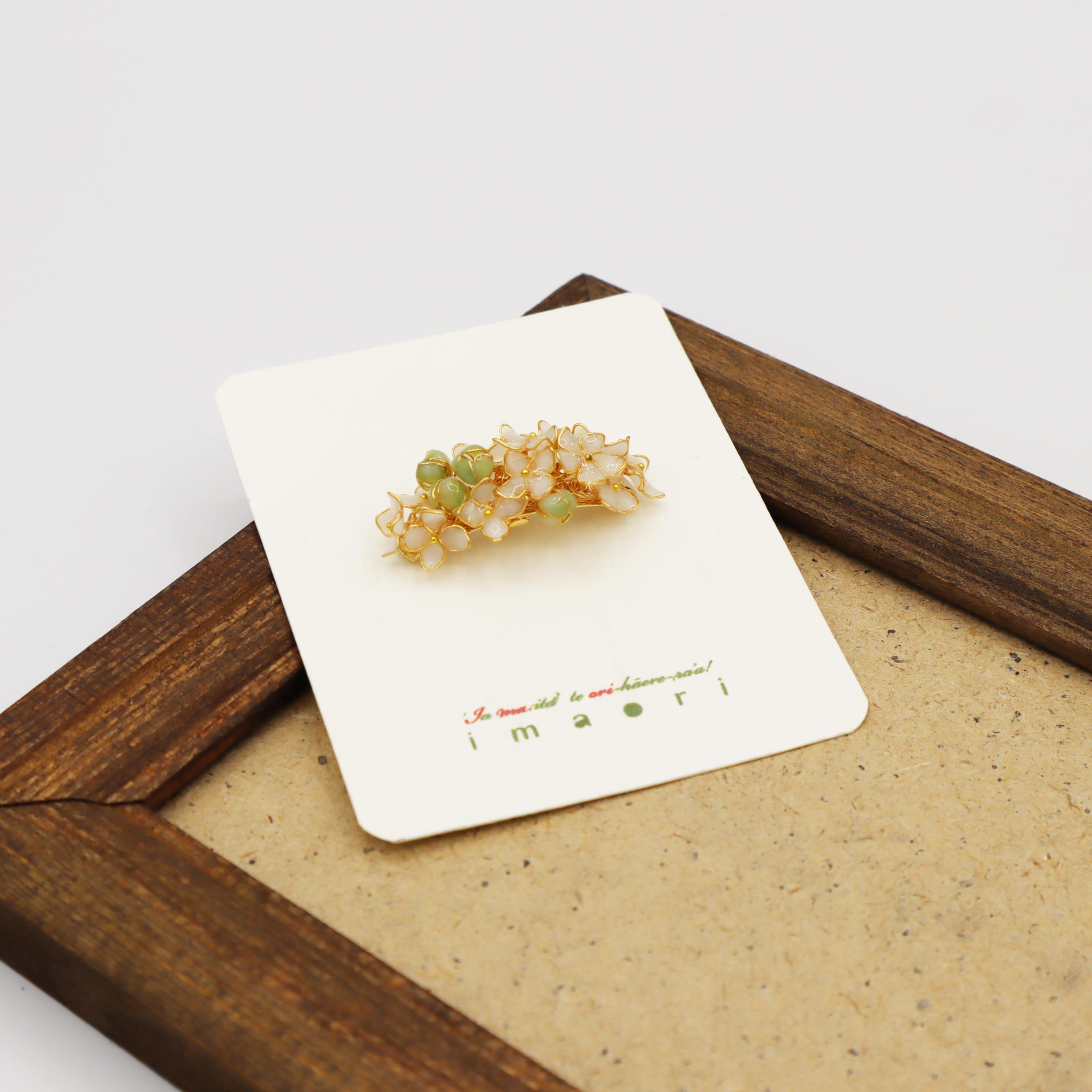 コピー:happy lilacポニーフック(white)1枚目の画像